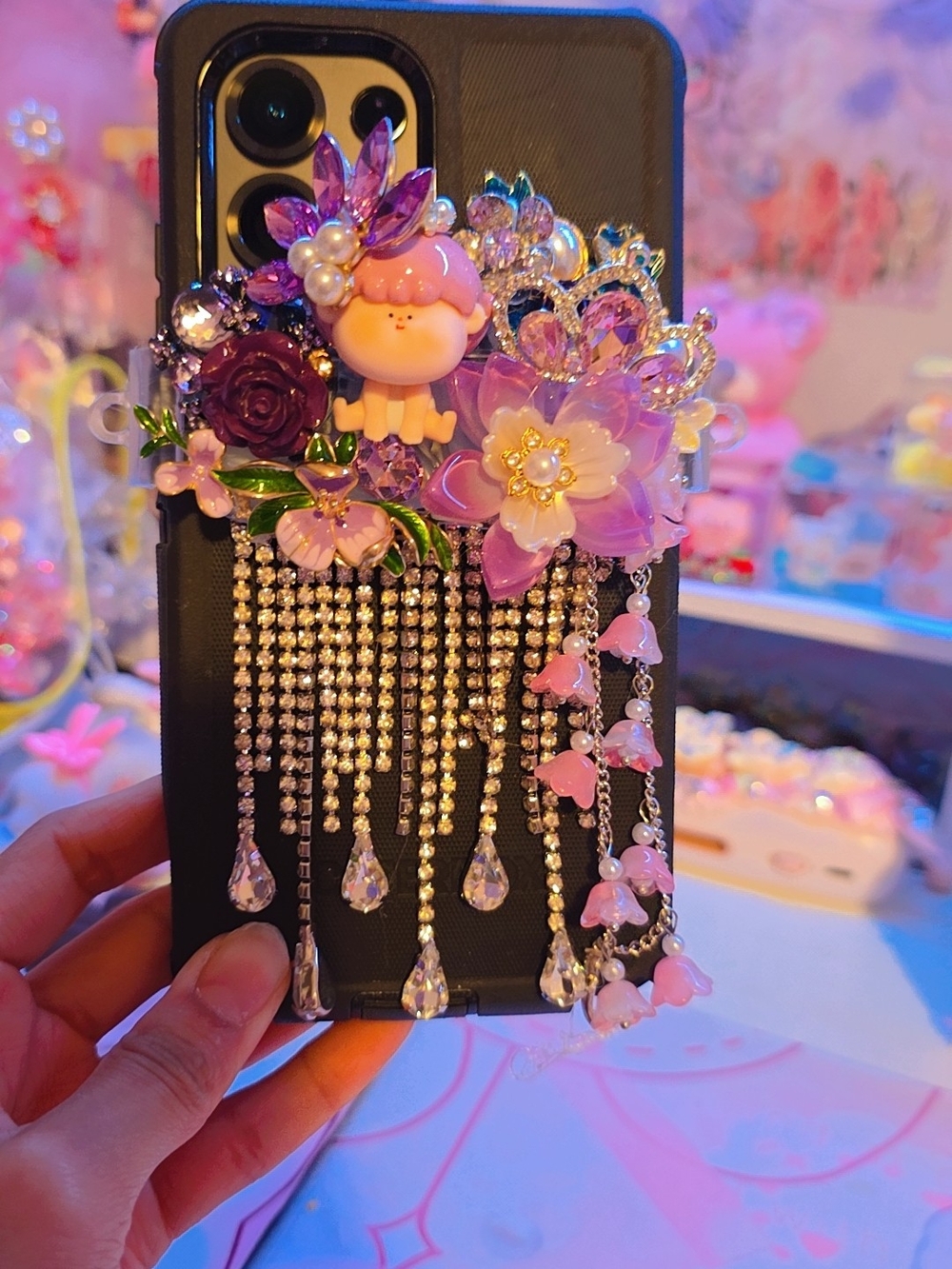 Lilly Purple Shiny Phone Clip